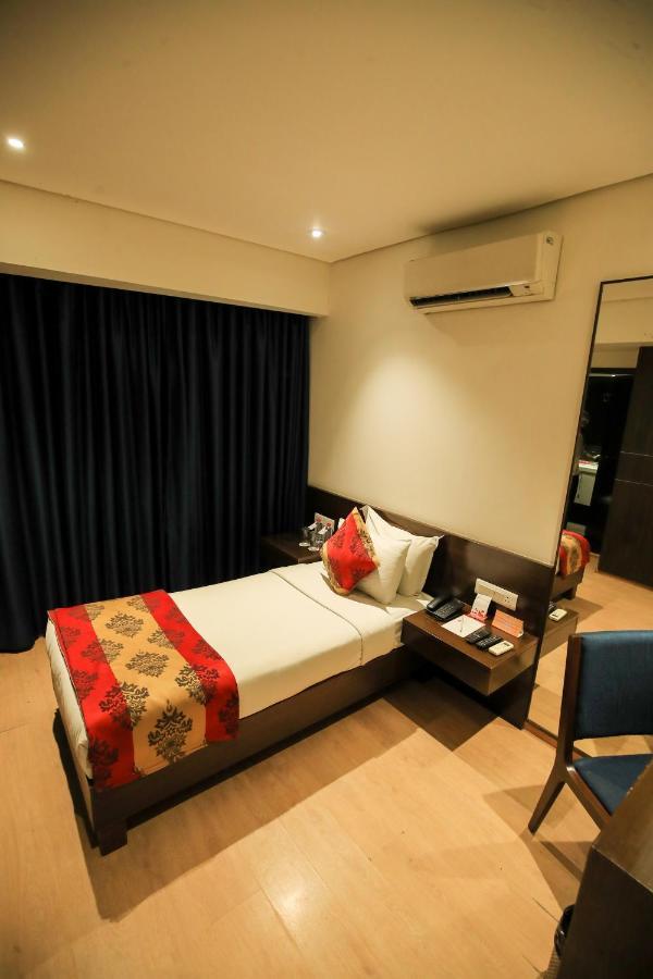 Hotel German Palace Near To Airport Gandhinagar Exterior photo